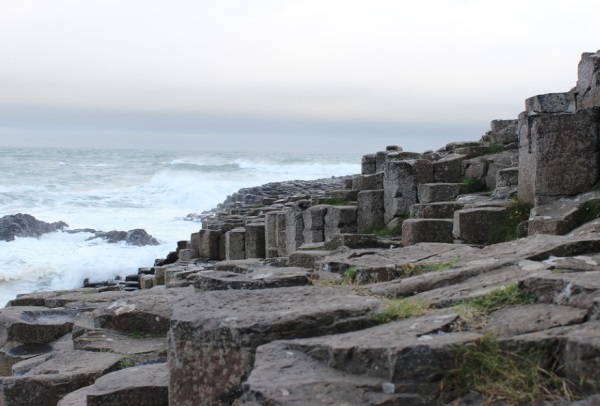 火字旁女宝宝名字大全（灿敏、秋炫、烟雨、熎珞、昭煊）