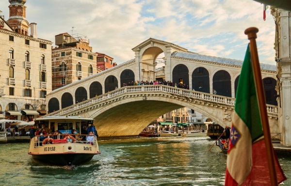 纯字和什么字配合取名好听寓意聪明？