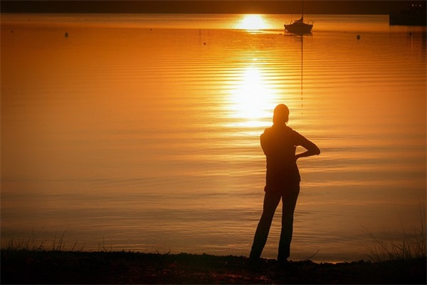qq名字男生简短好听阳光