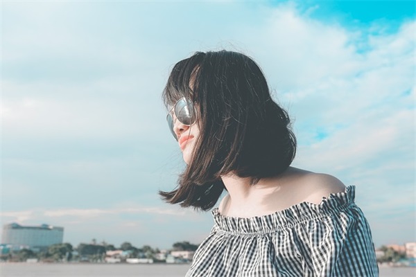 带姓氏的头像和网名